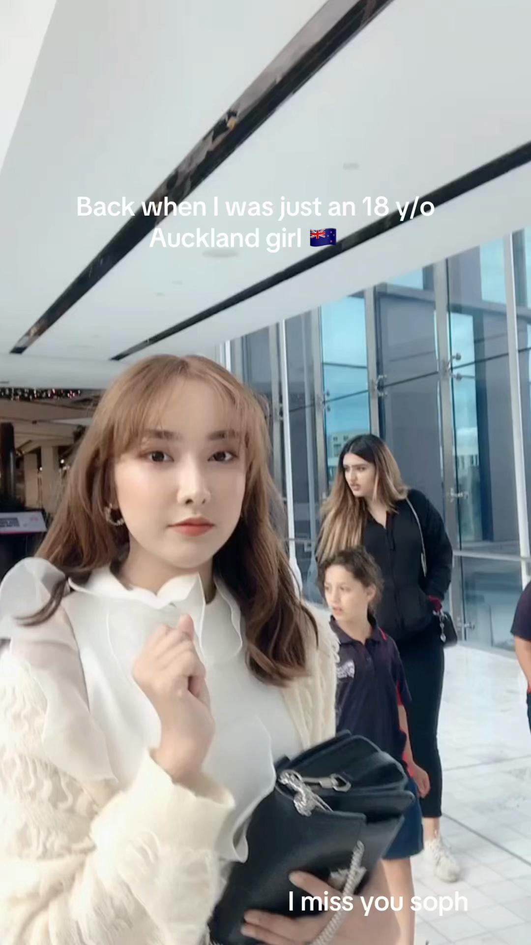 @โซฟี่ ที่ไม่ใช่โซฟีแบบกระชับ