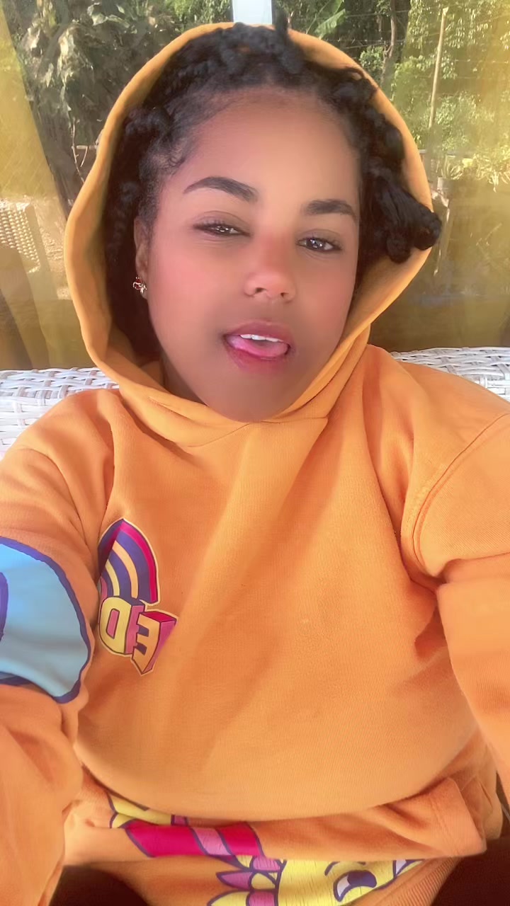 @Pamela🦋😇