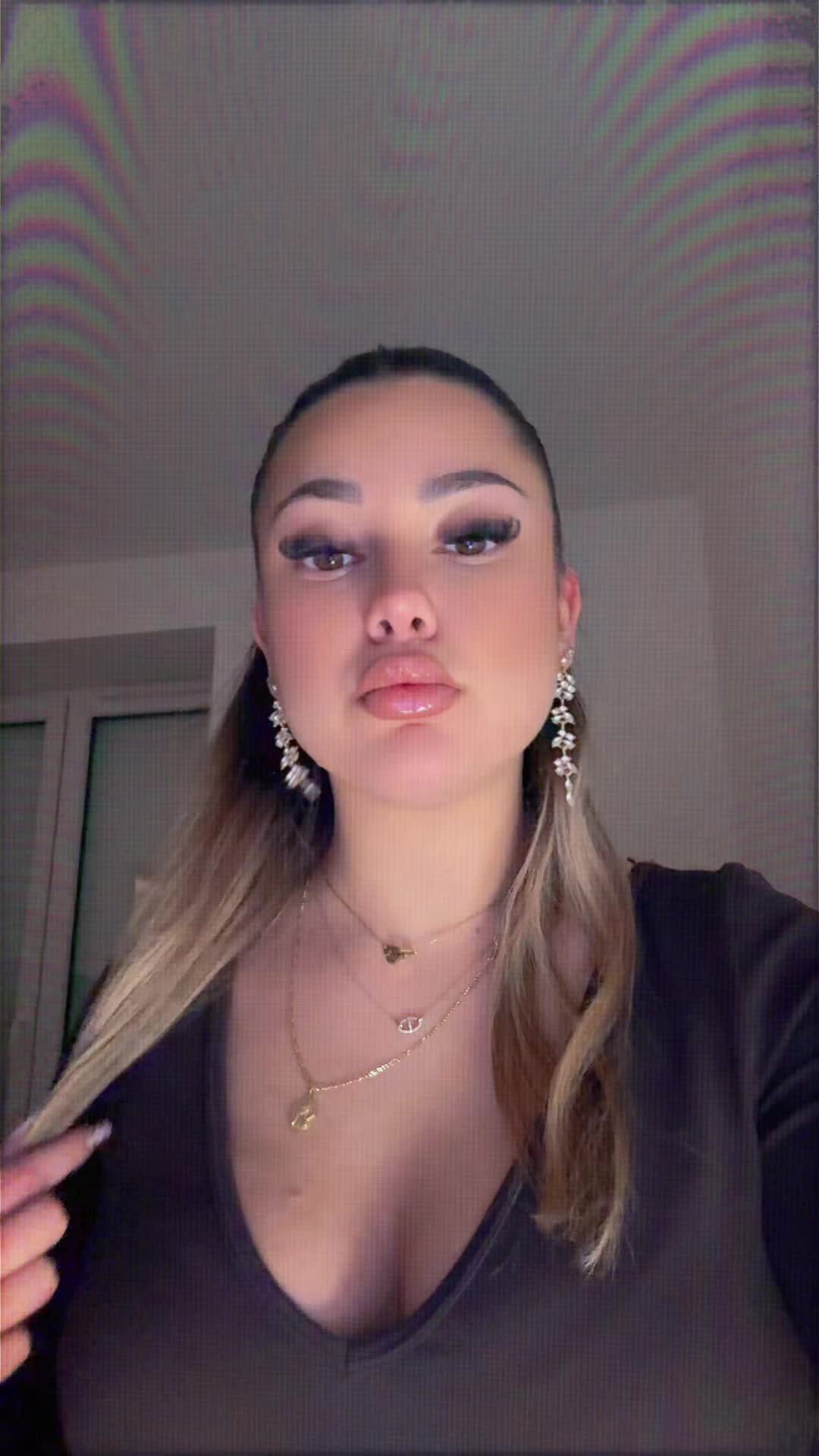 @Victoria♡