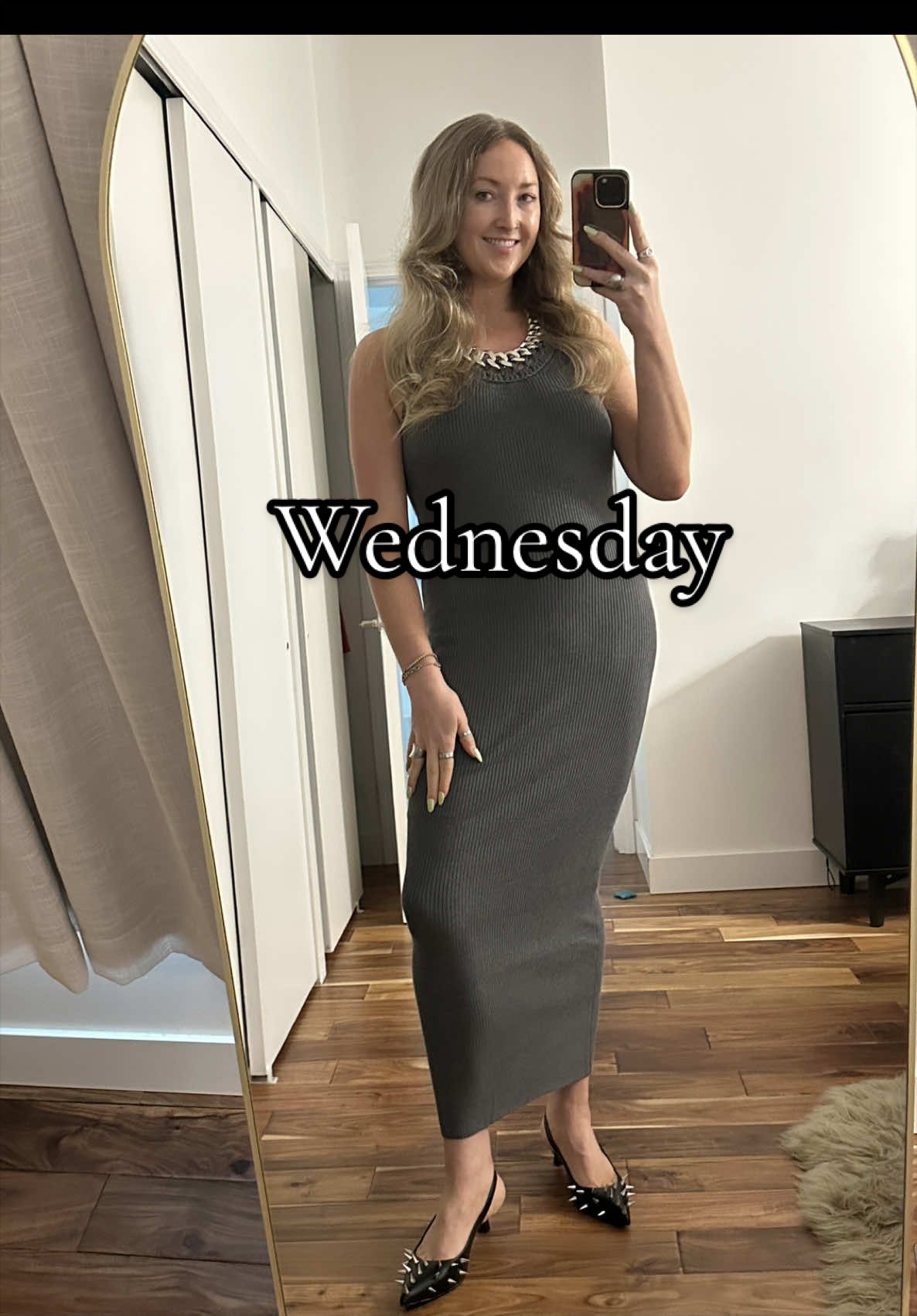 @mommy_looong_legs