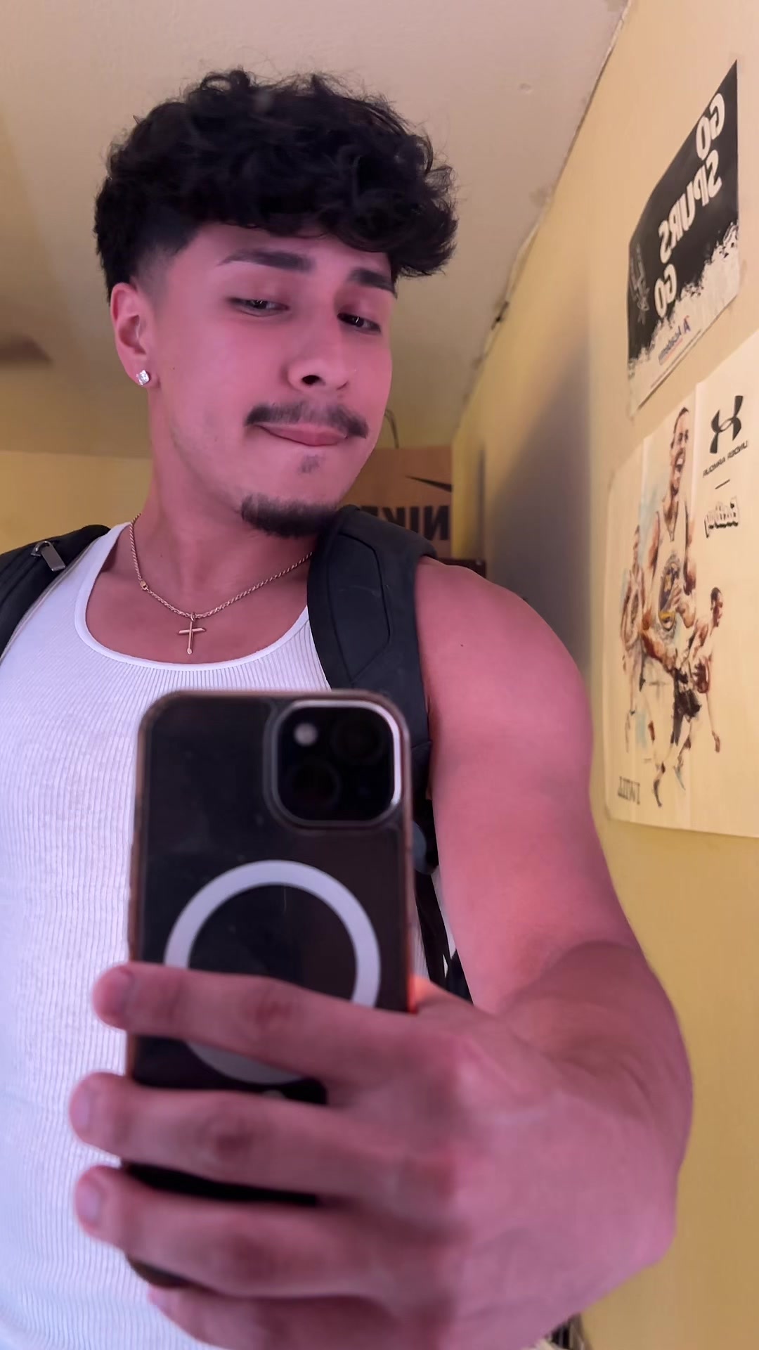 @😁