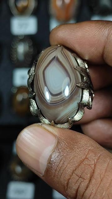 @dhutaakik