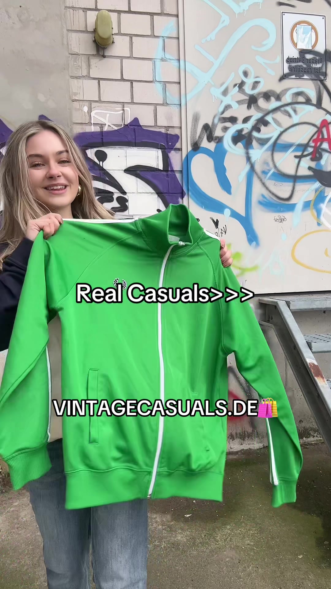 @followvintageecasuals