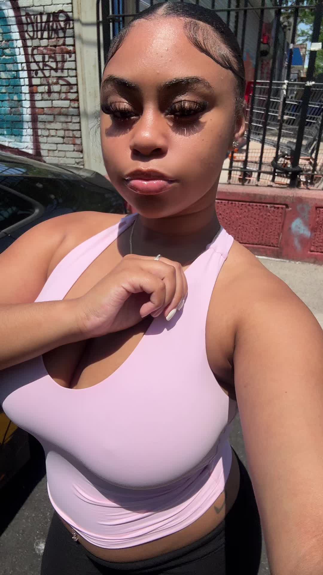 @Kaylalebomb ✨