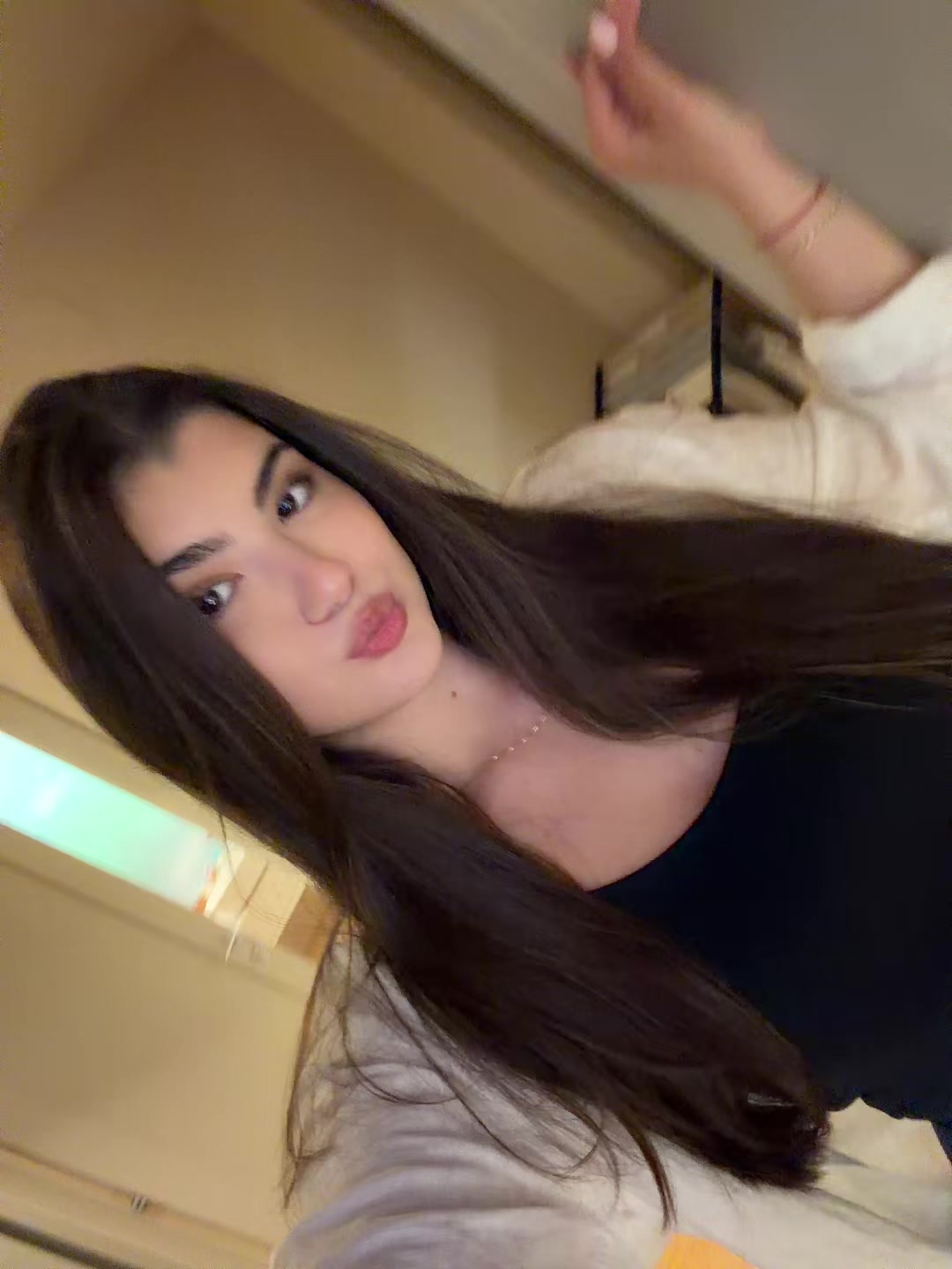 @Ari🤍