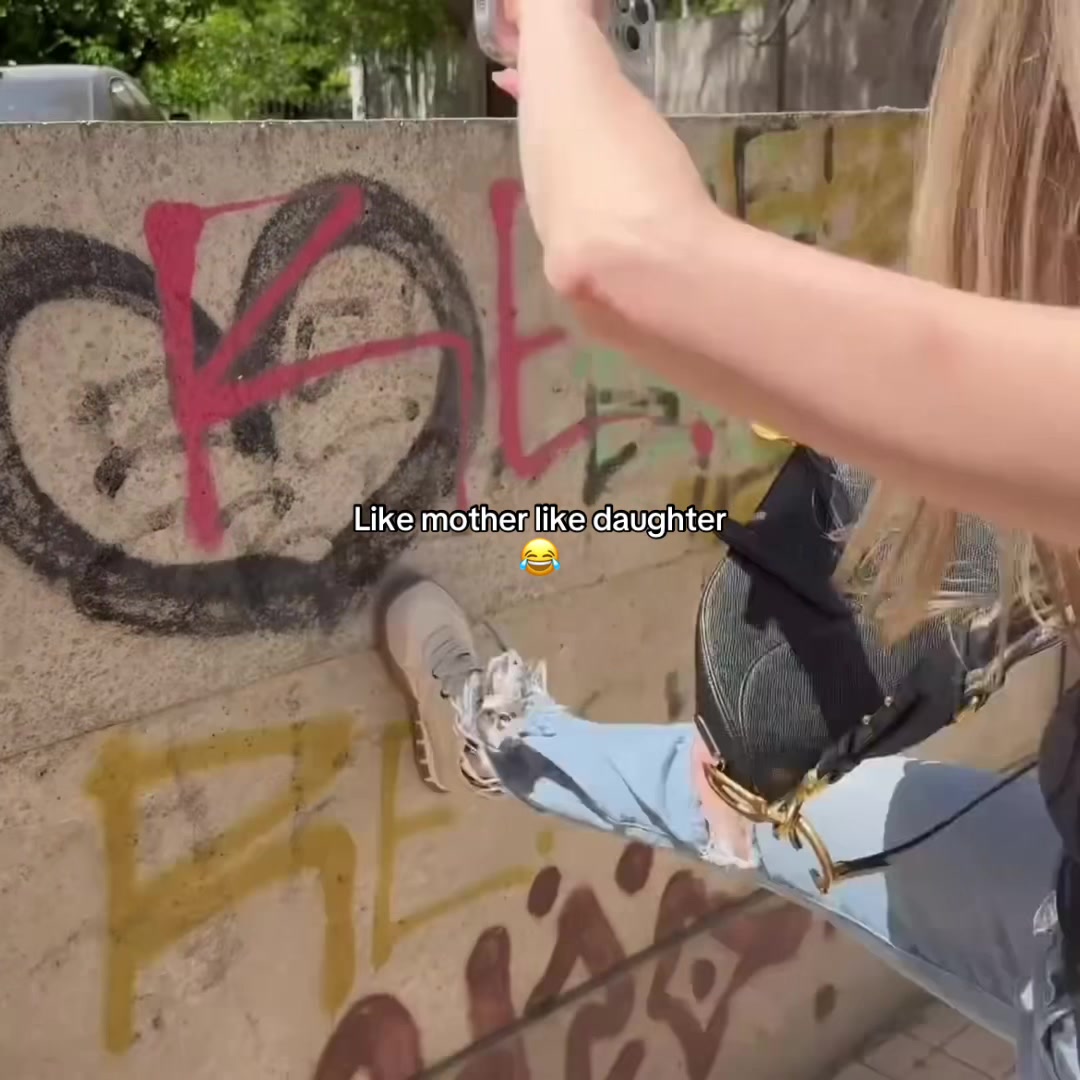 @𝘙𝘢𝘺𝘯𝘢𝜗𝜚