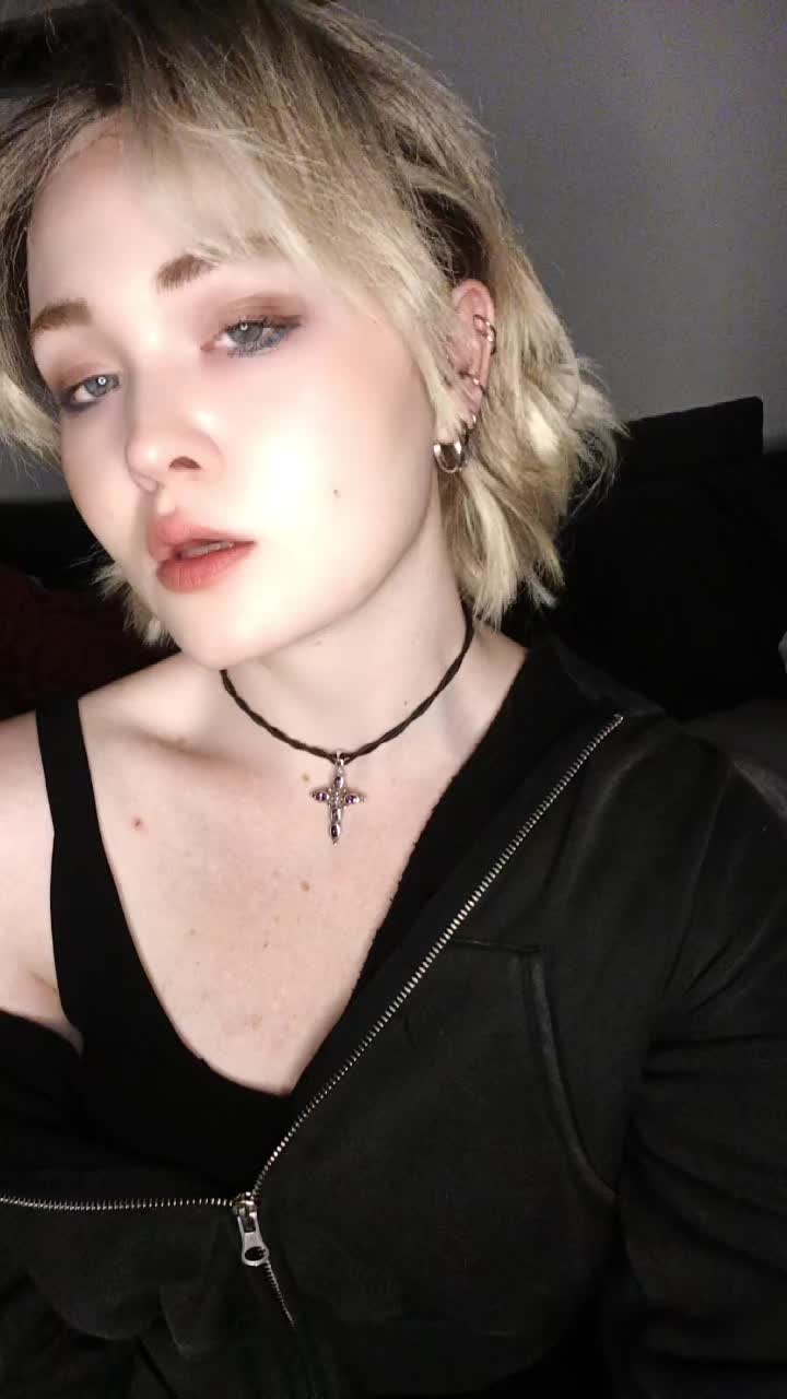 @𝓜𝓪𝓻𝓲𝓪  ⧗