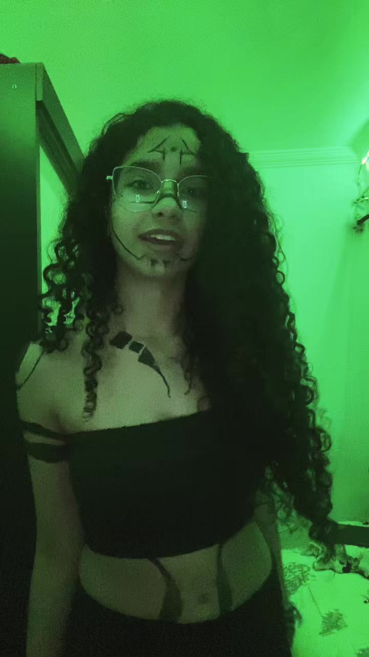 @Anaa_🐝