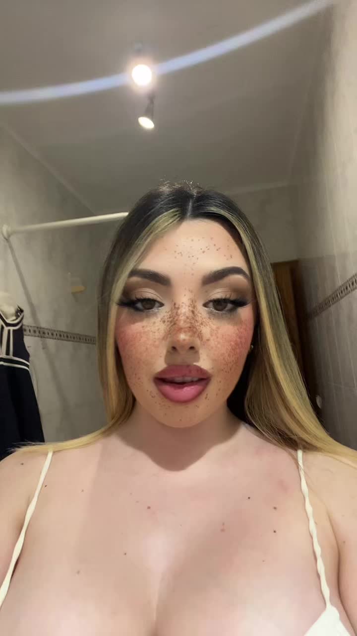 @𝑷𝒂𝒖𝒍𝒂🎀