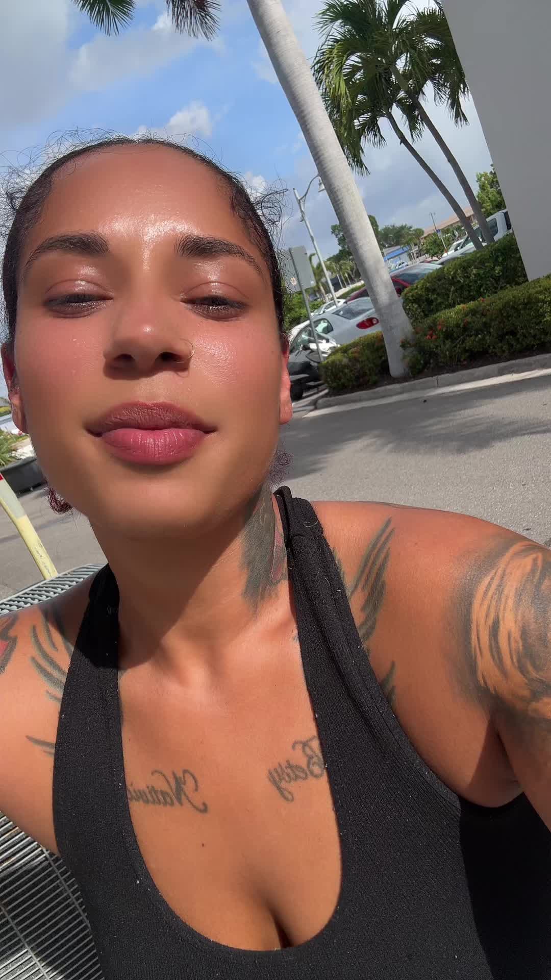 @ShhmoneyCurl