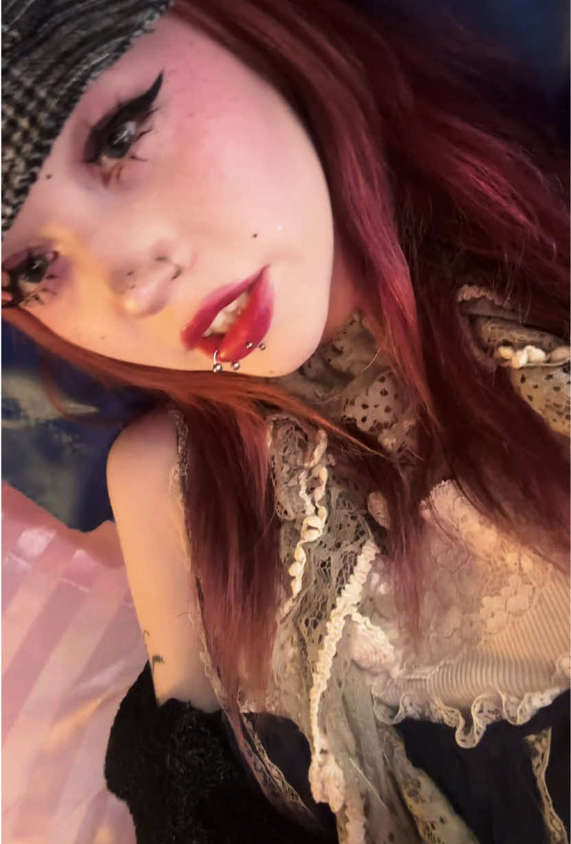 @scarlett ˚₊✩‧₊