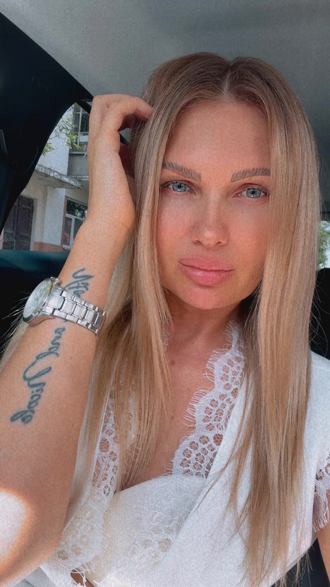@Vikusya