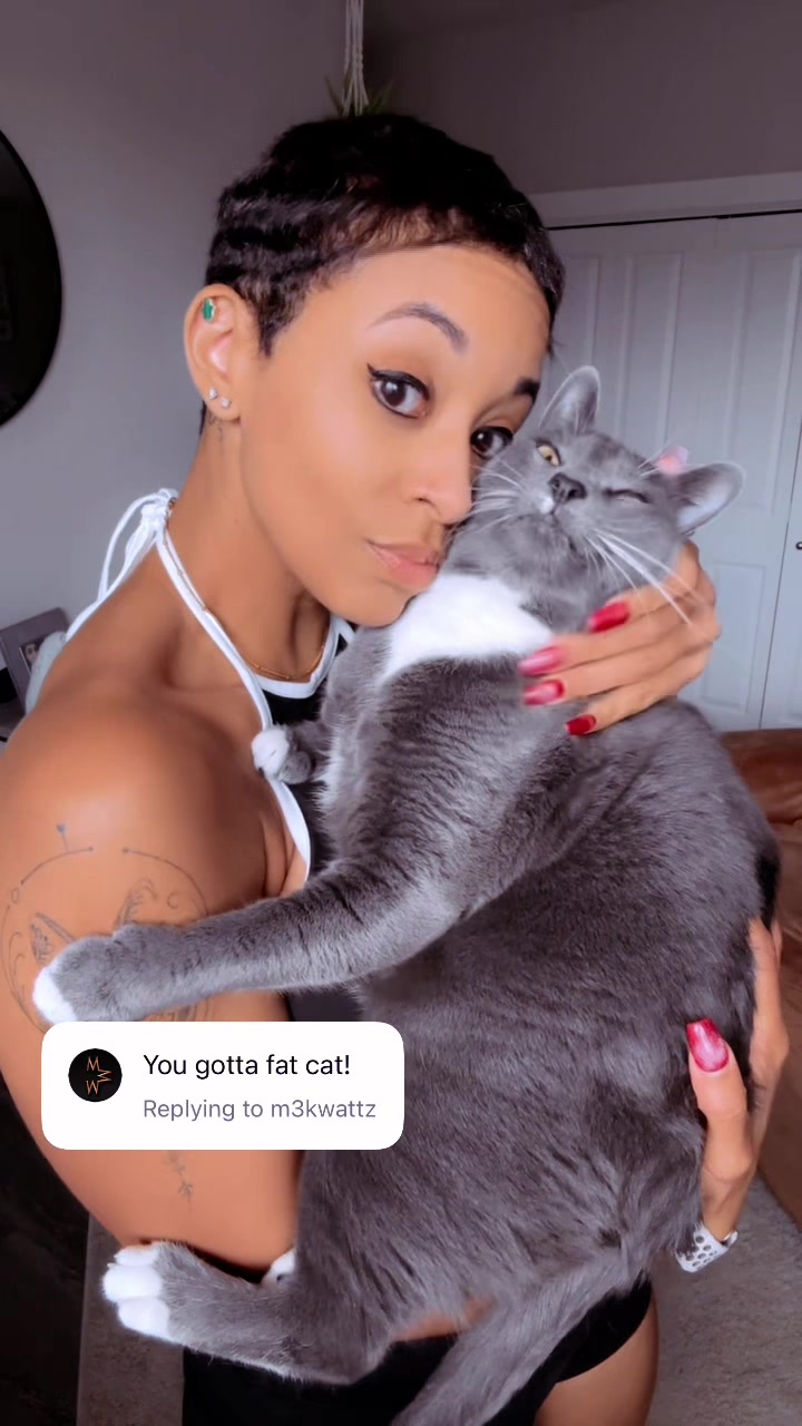 @Jazmondmonique
