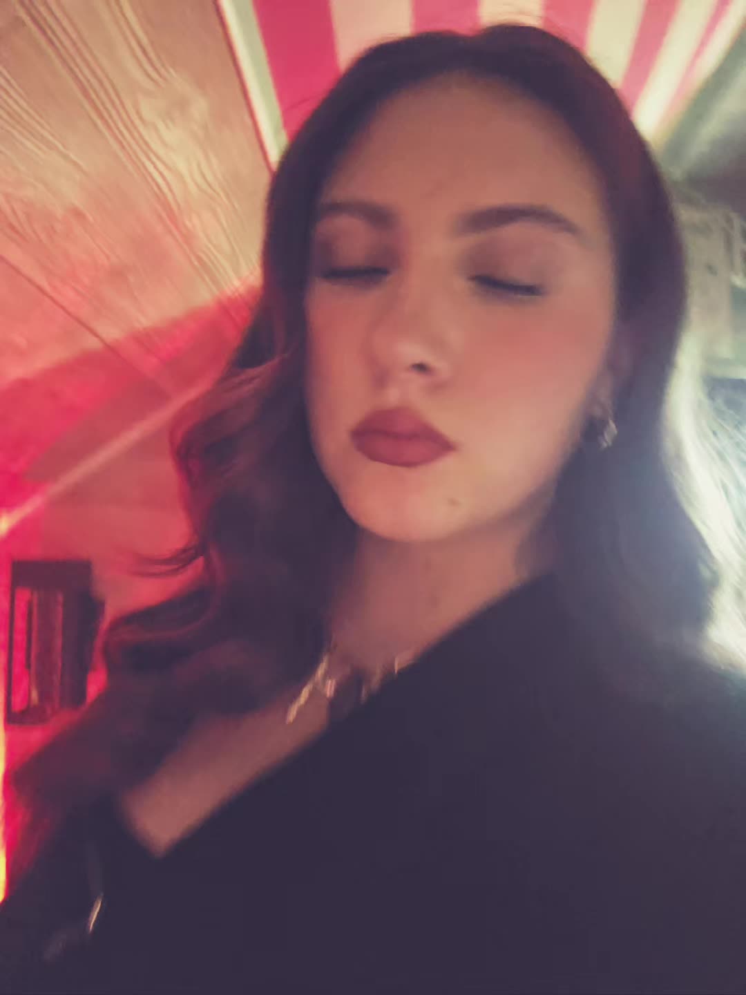 @🎧