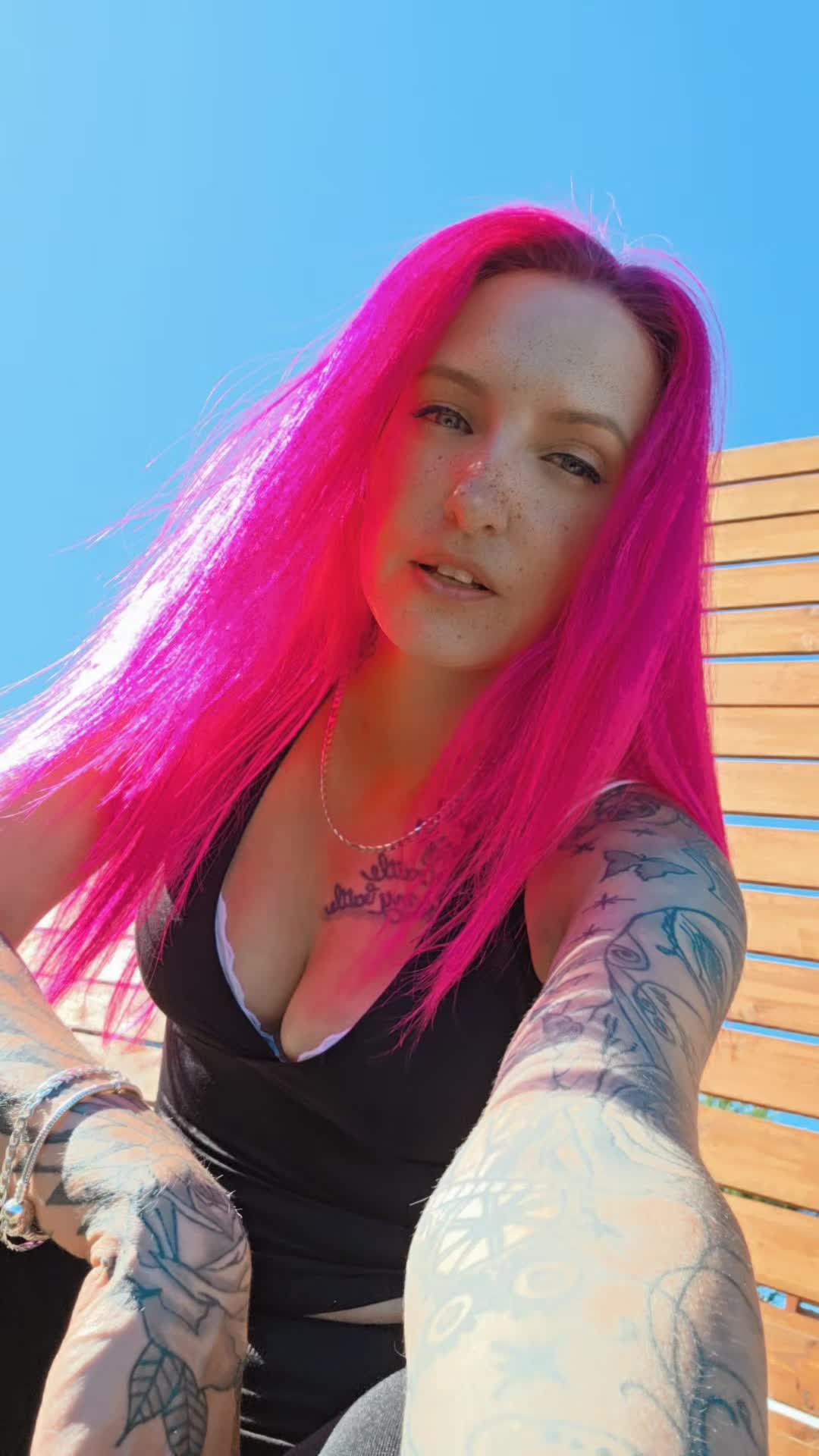 @Crash-Pink😈🖤🇩🇪