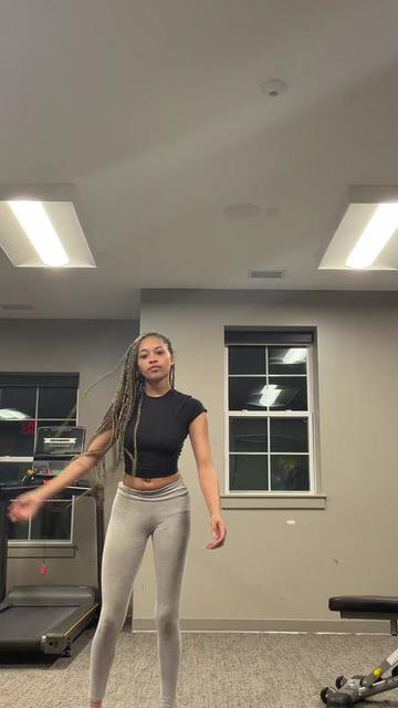 @lovelyybai