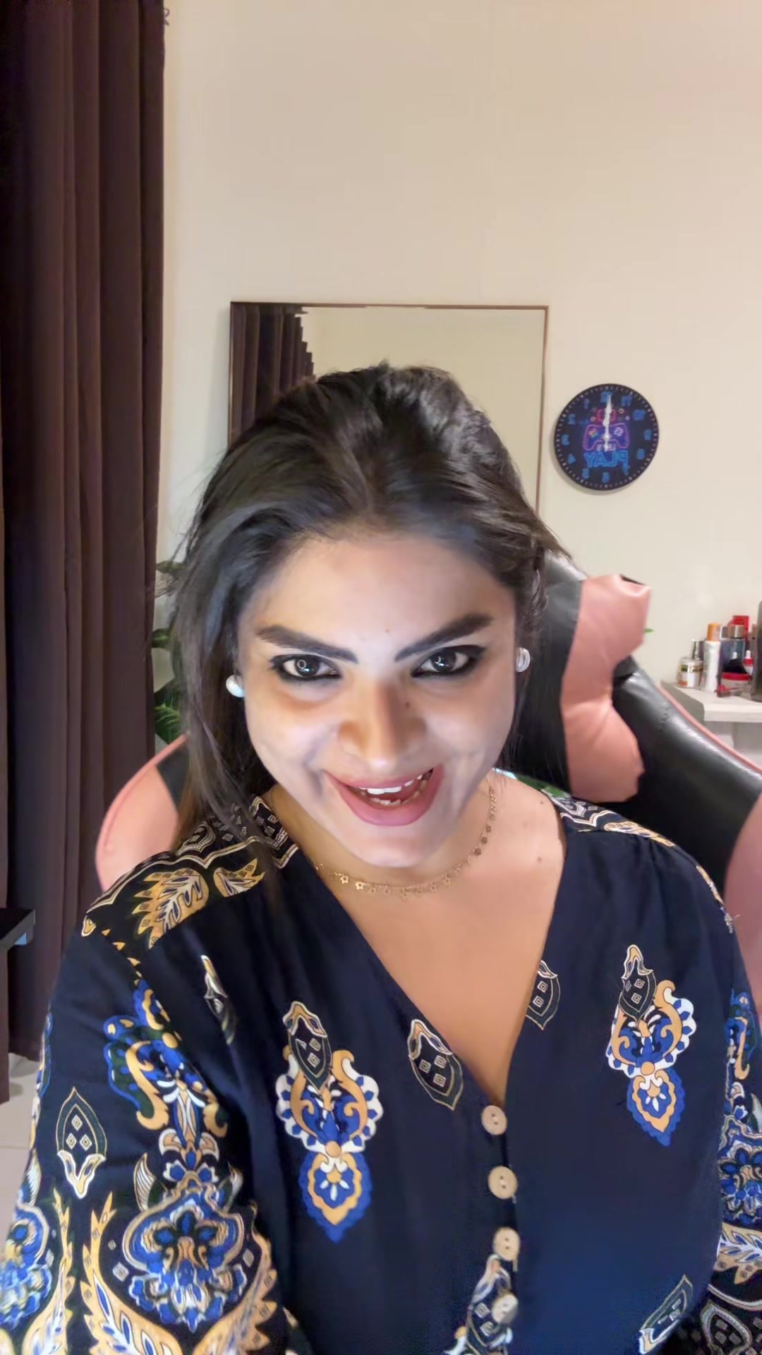 @chayaschu