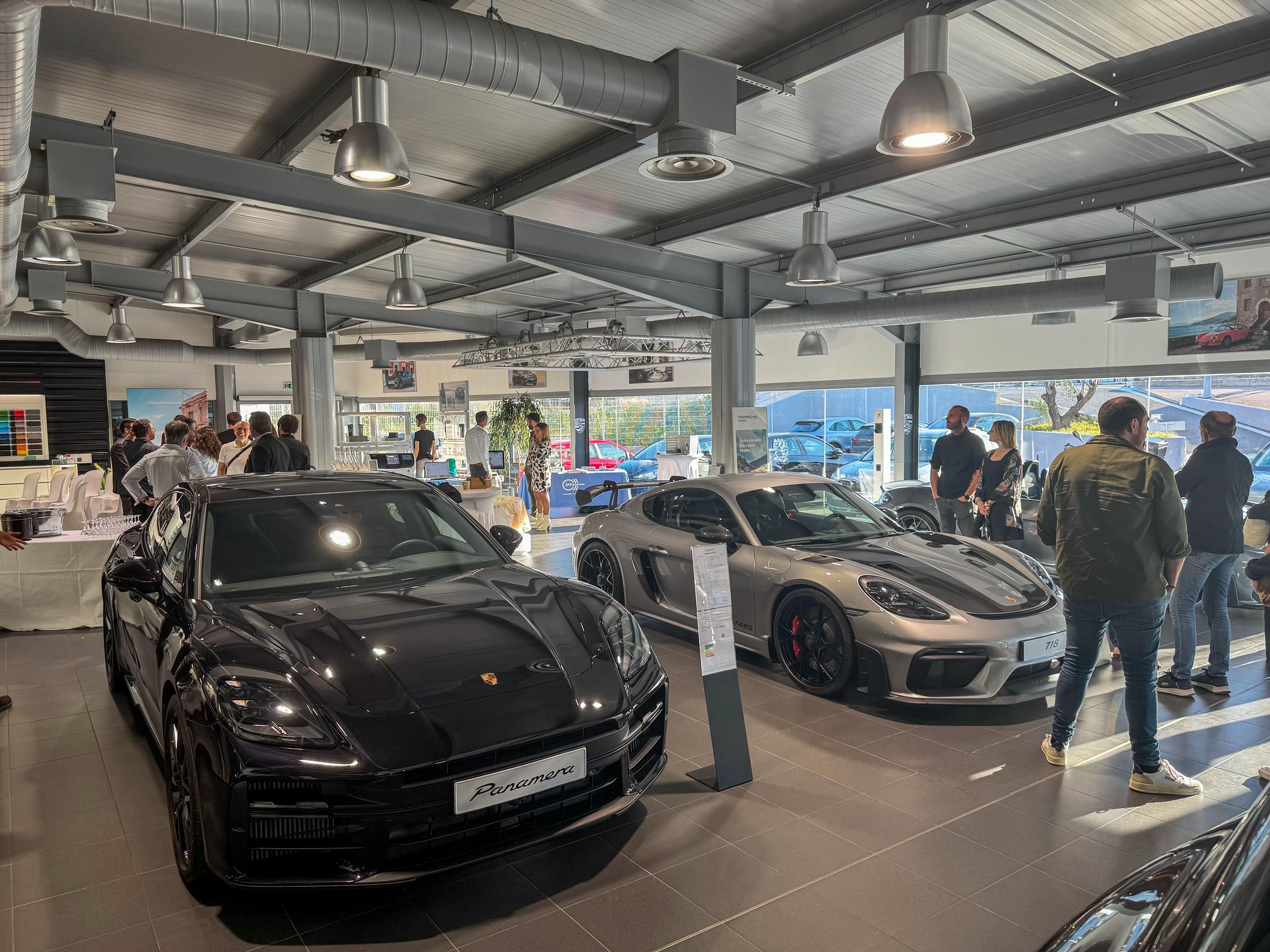 @Centre Porsche Bastia