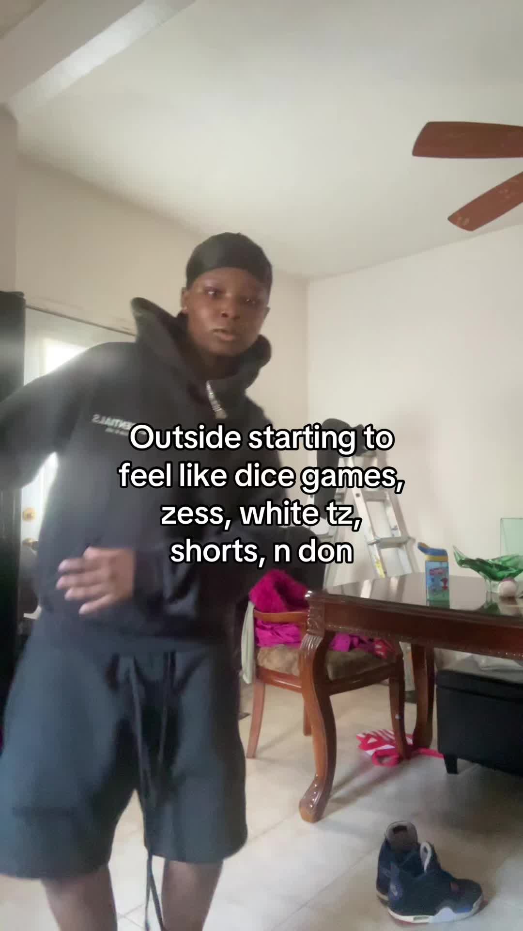 @AUNTIE