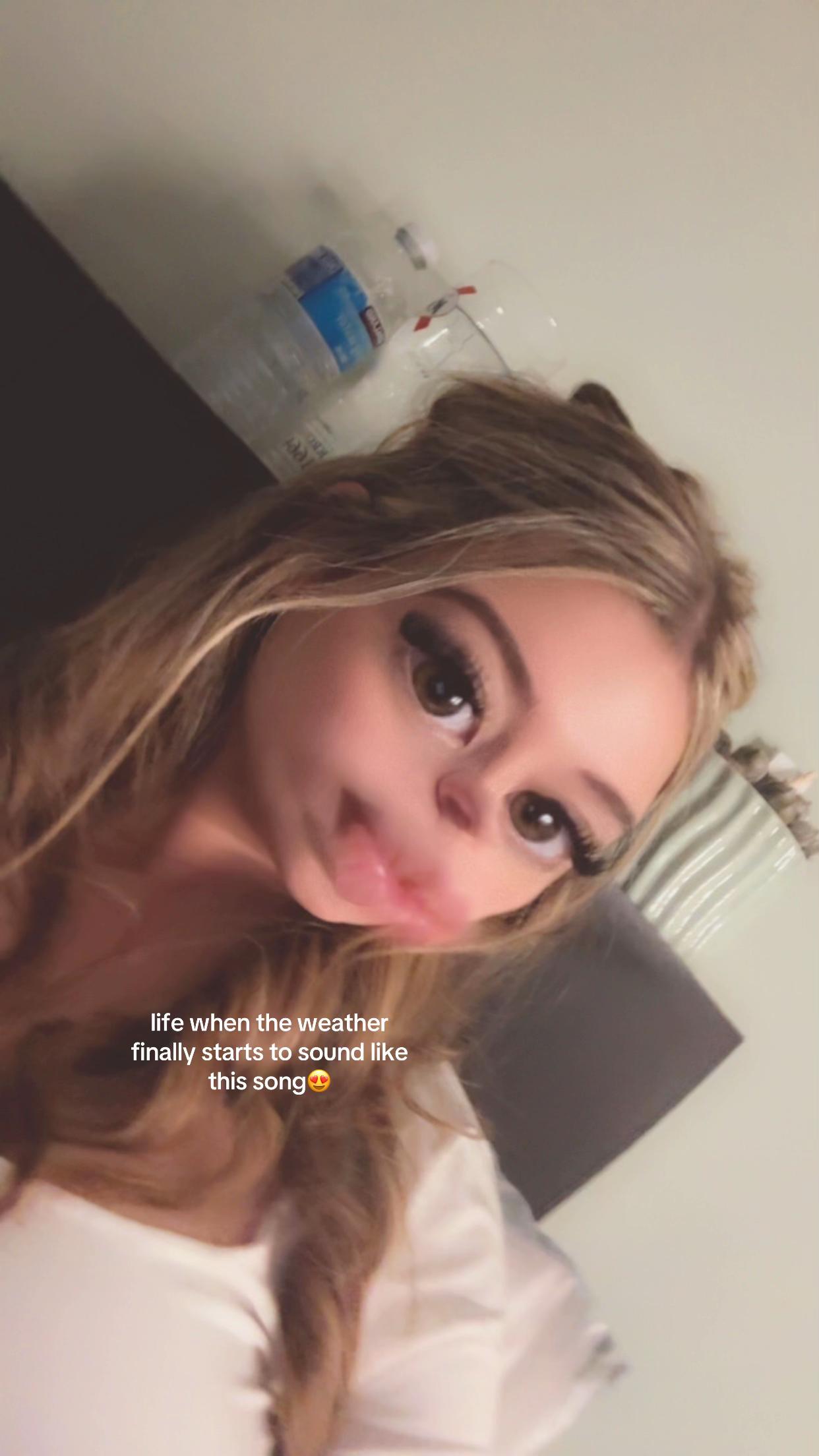 @𝐑𝐄𝐍𝐀𝐄🤍