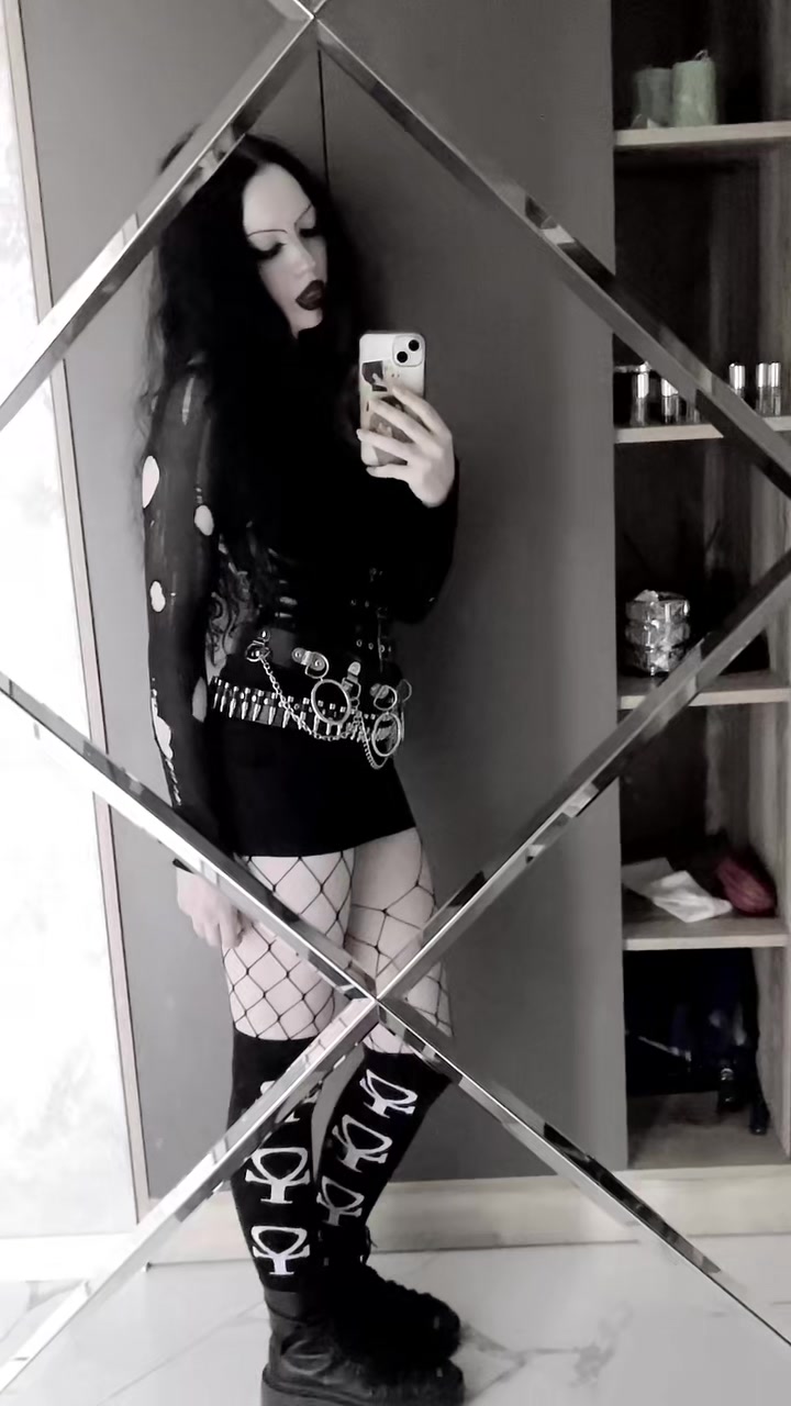 @𝖁𝖎𝖛𝖎𝖊𝖓