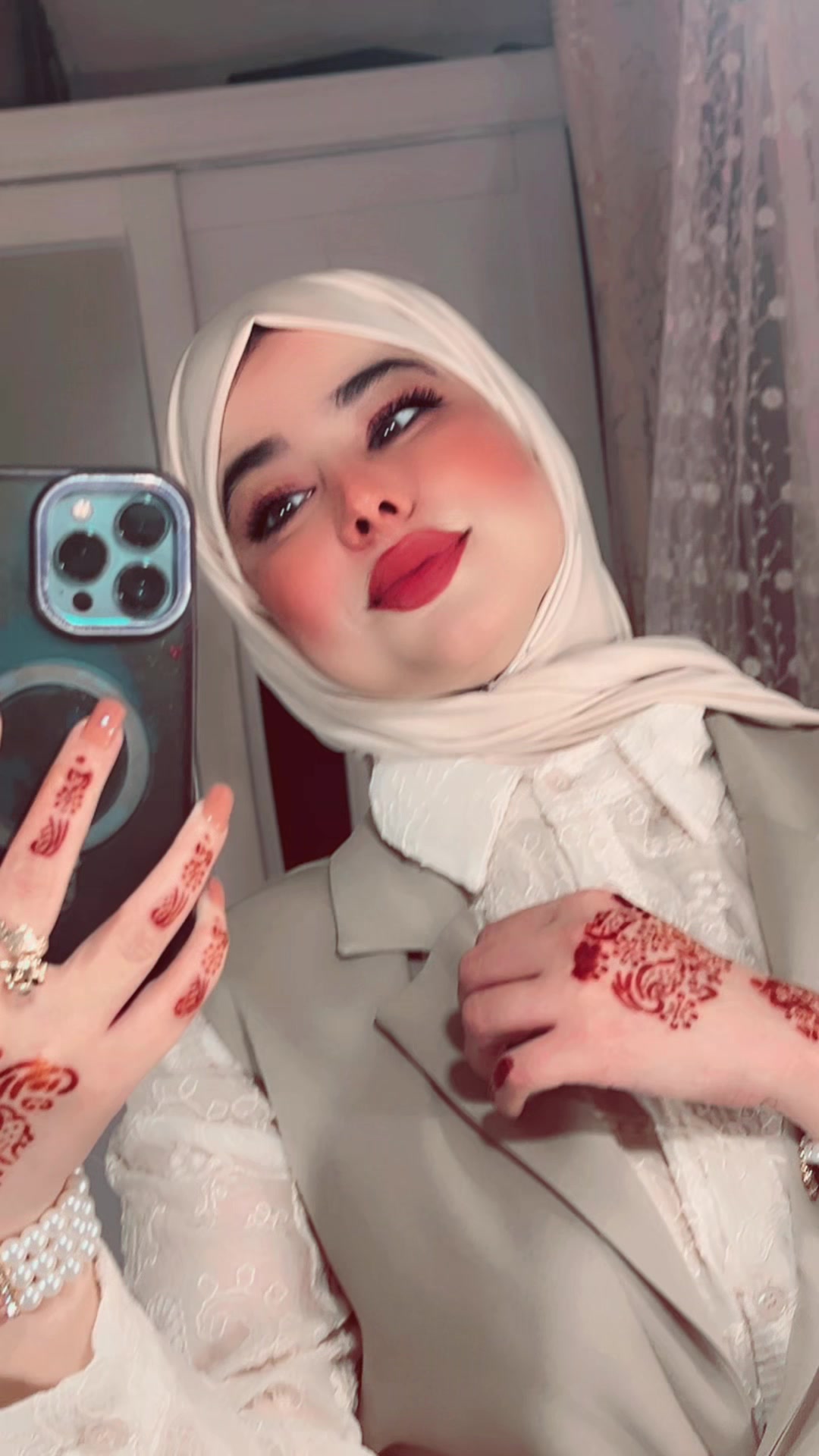 @بثينة شيبان Bouthaina Chibane