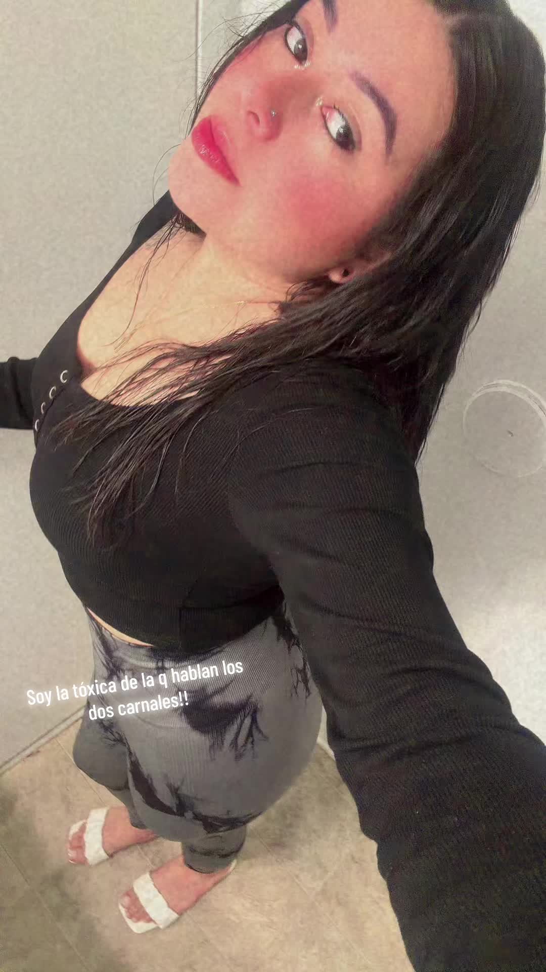 @Flor 🍒🥀🐷🧟&zwj;♀️