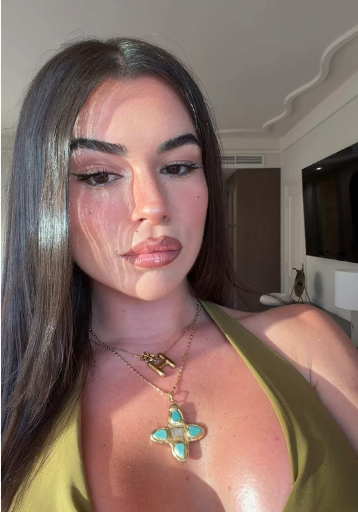 @Helenaarauz