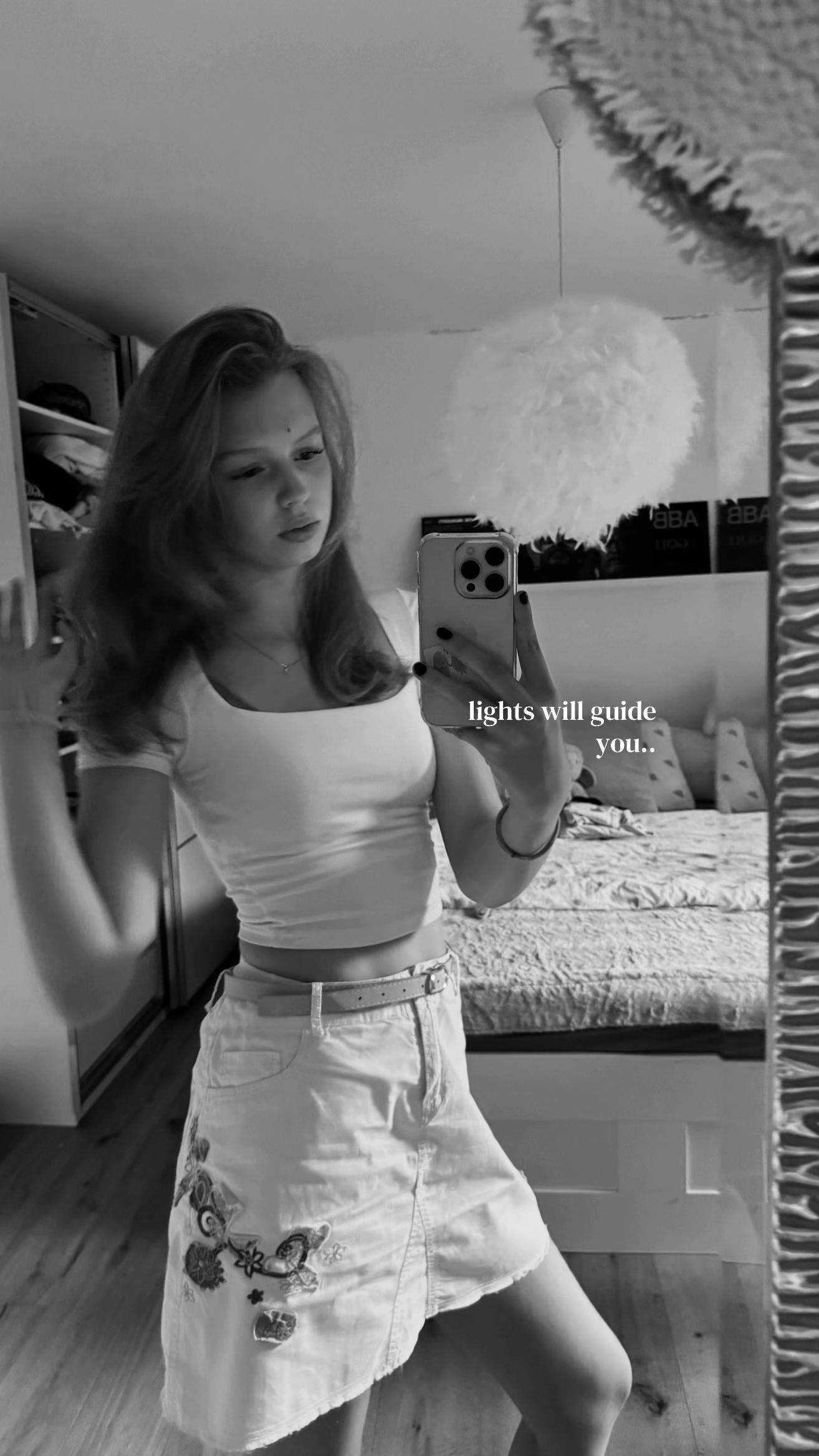 @𝒿𝑜𝓁𝑒𝑒𝓃🎐