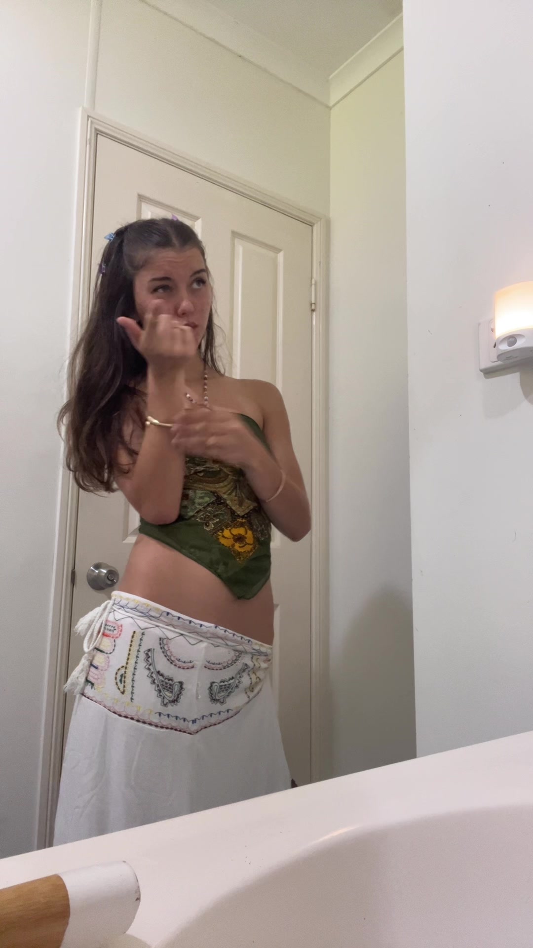 @𝔅𝔯𝔢𝔢