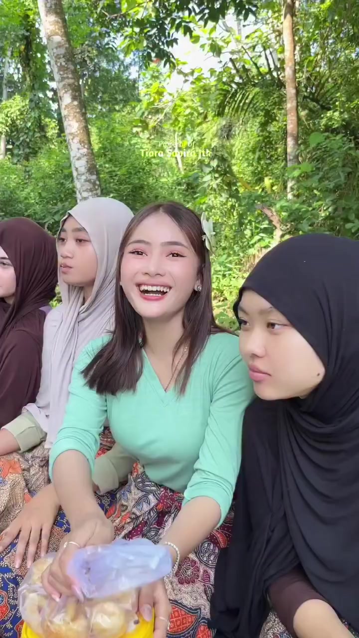 @Neng Iis Lovely