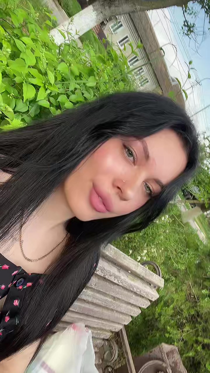 @Angelina_005