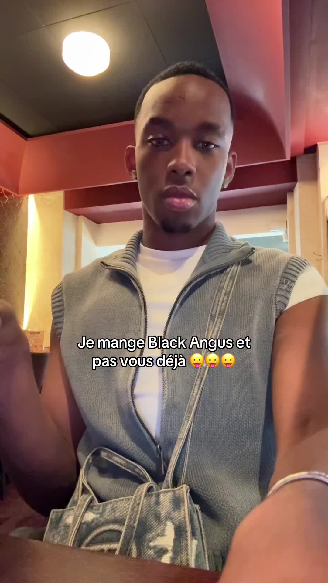 @J2 🌟