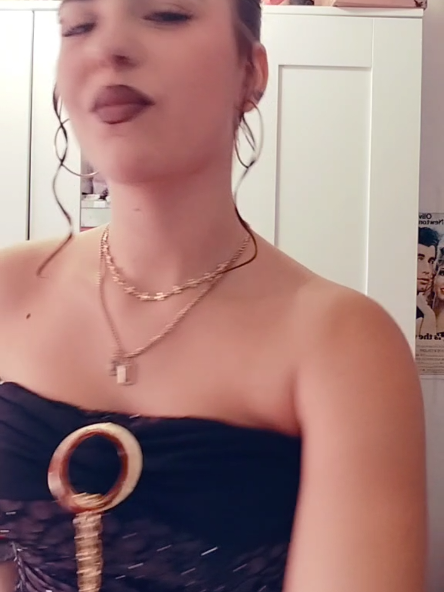@𝓛𝓪𝓛𝓸𝓻𝓮🦊
