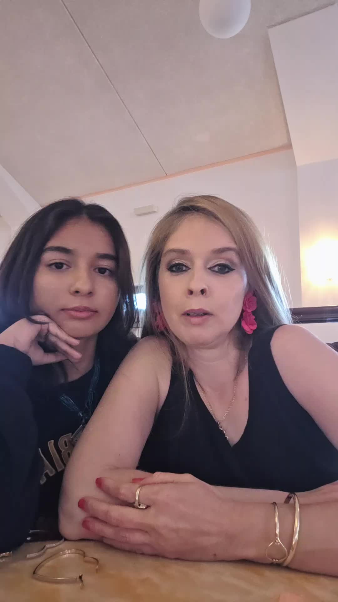 @Zeyno❤️G&ouml;khan