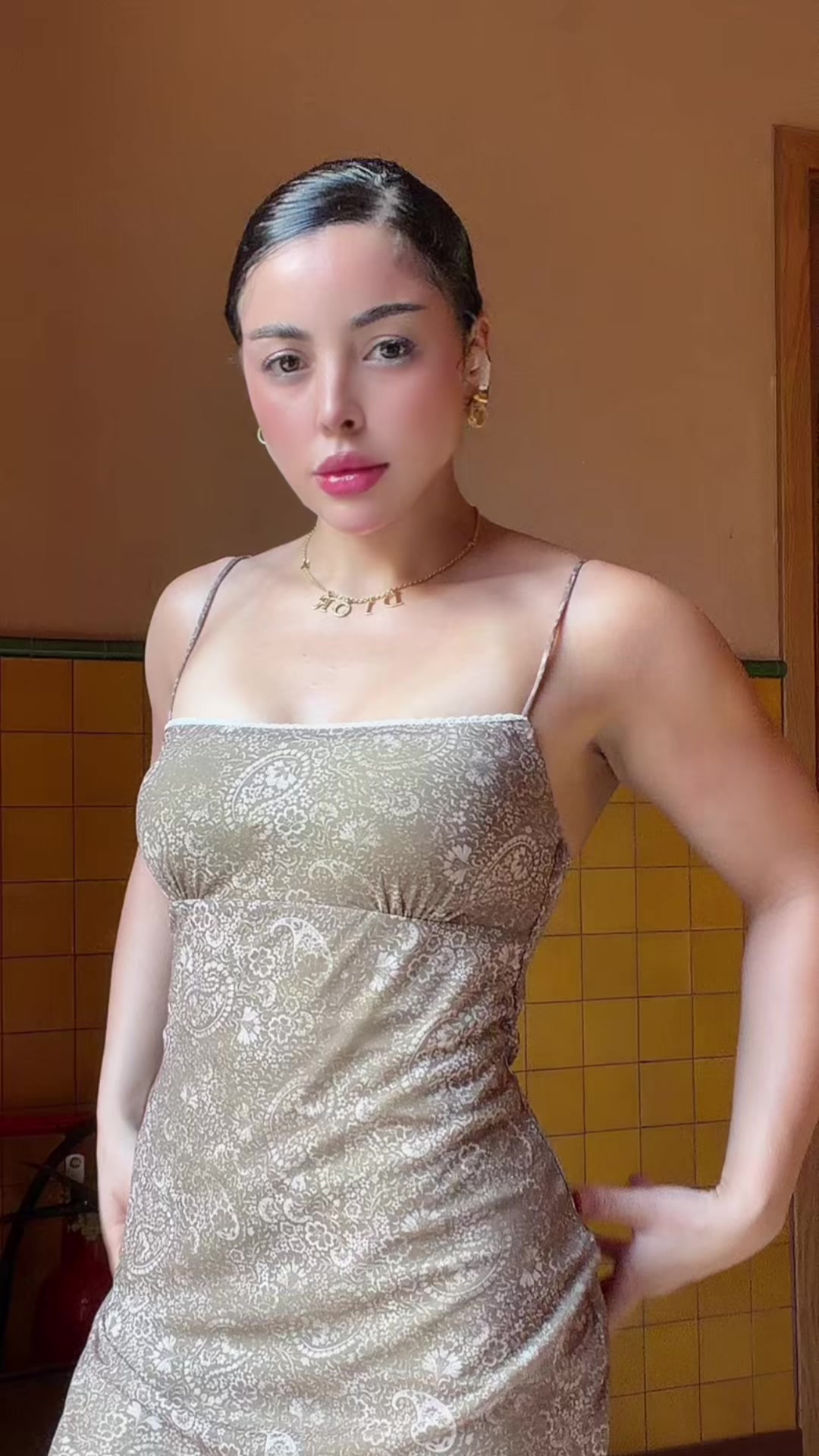 @ساره