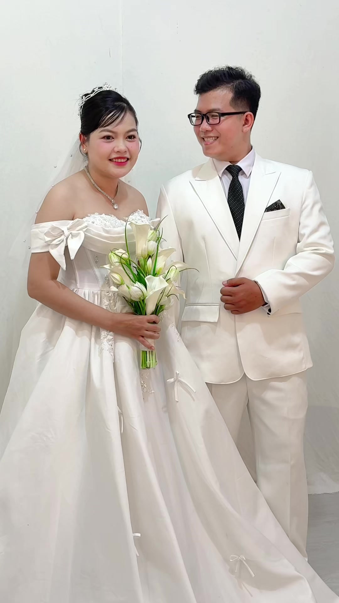 @S&acirc;m Nguyễn s&agrave;i g&ograve;n &aacute;o cưới