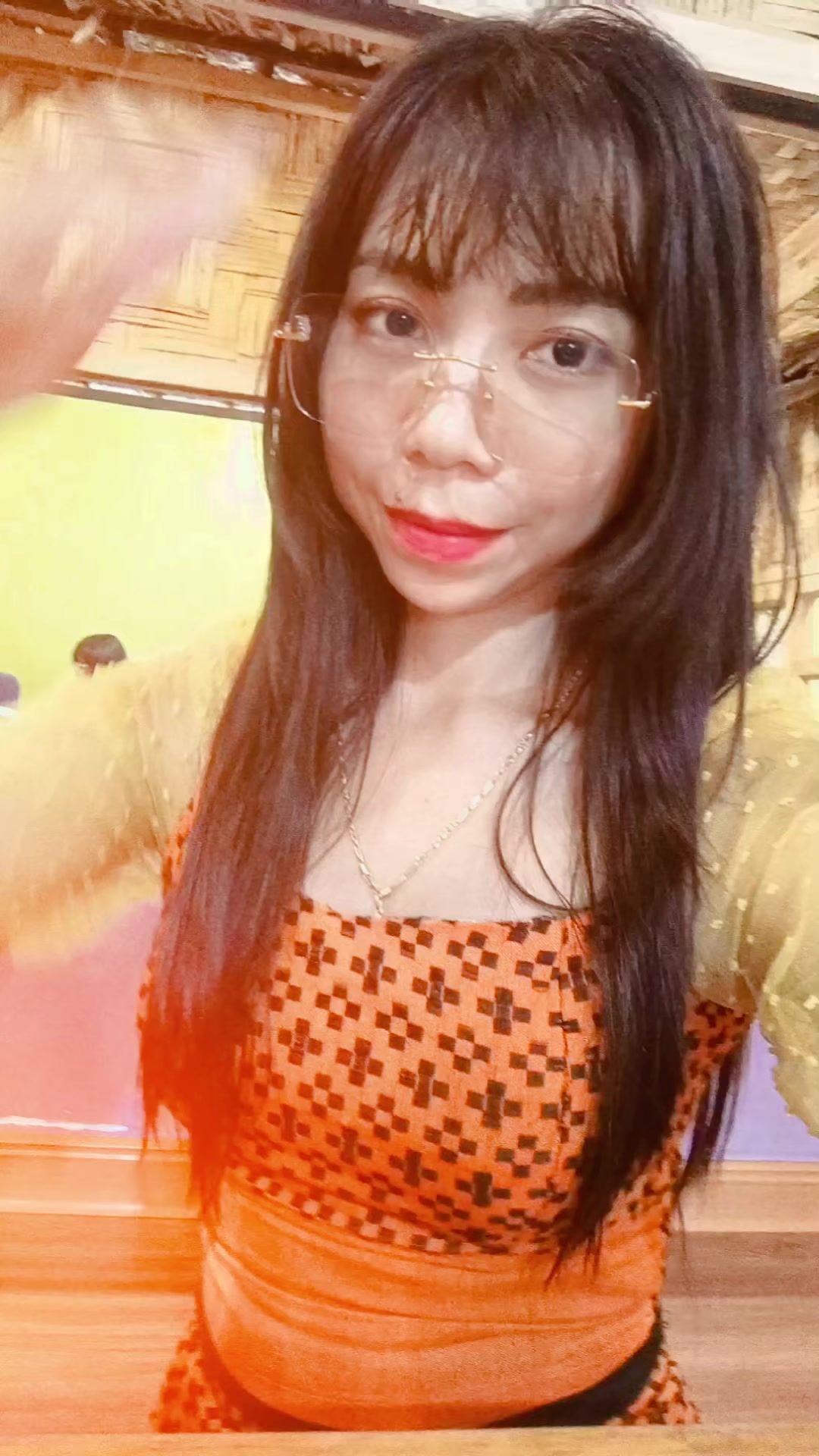 @@မုန့်ဖက်ထုပ်လေး🇲🇲🌸