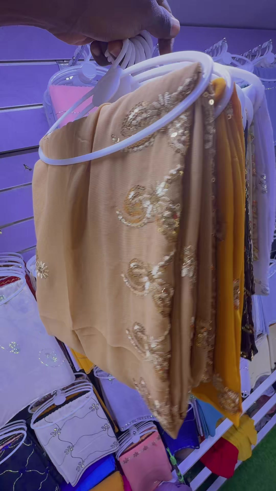 @jayscarf_store