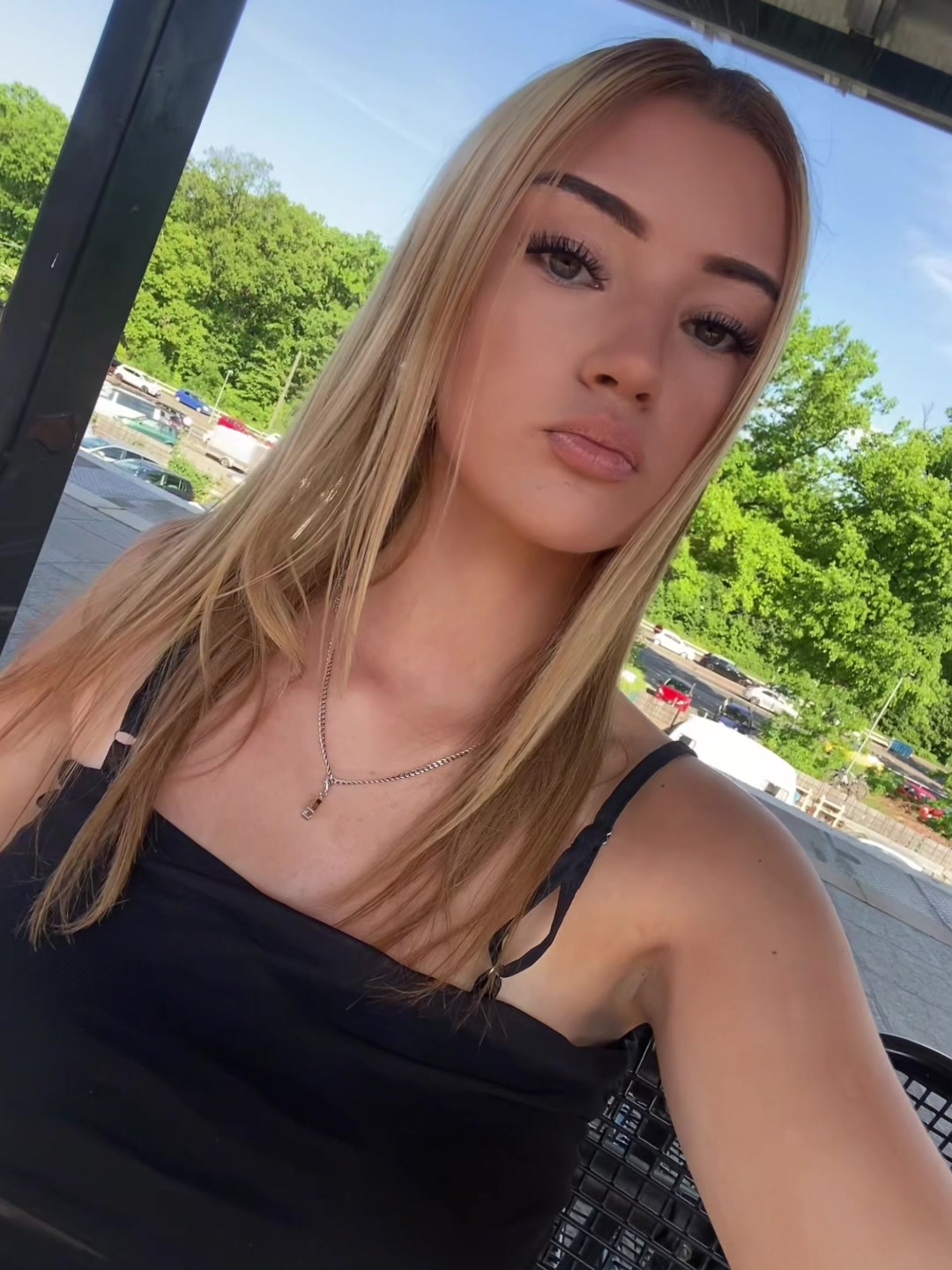 @𝒂𝒏𝒕𝒐𝒏𝒊𝒂