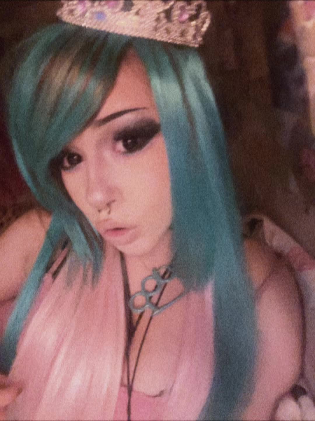 @☮︎