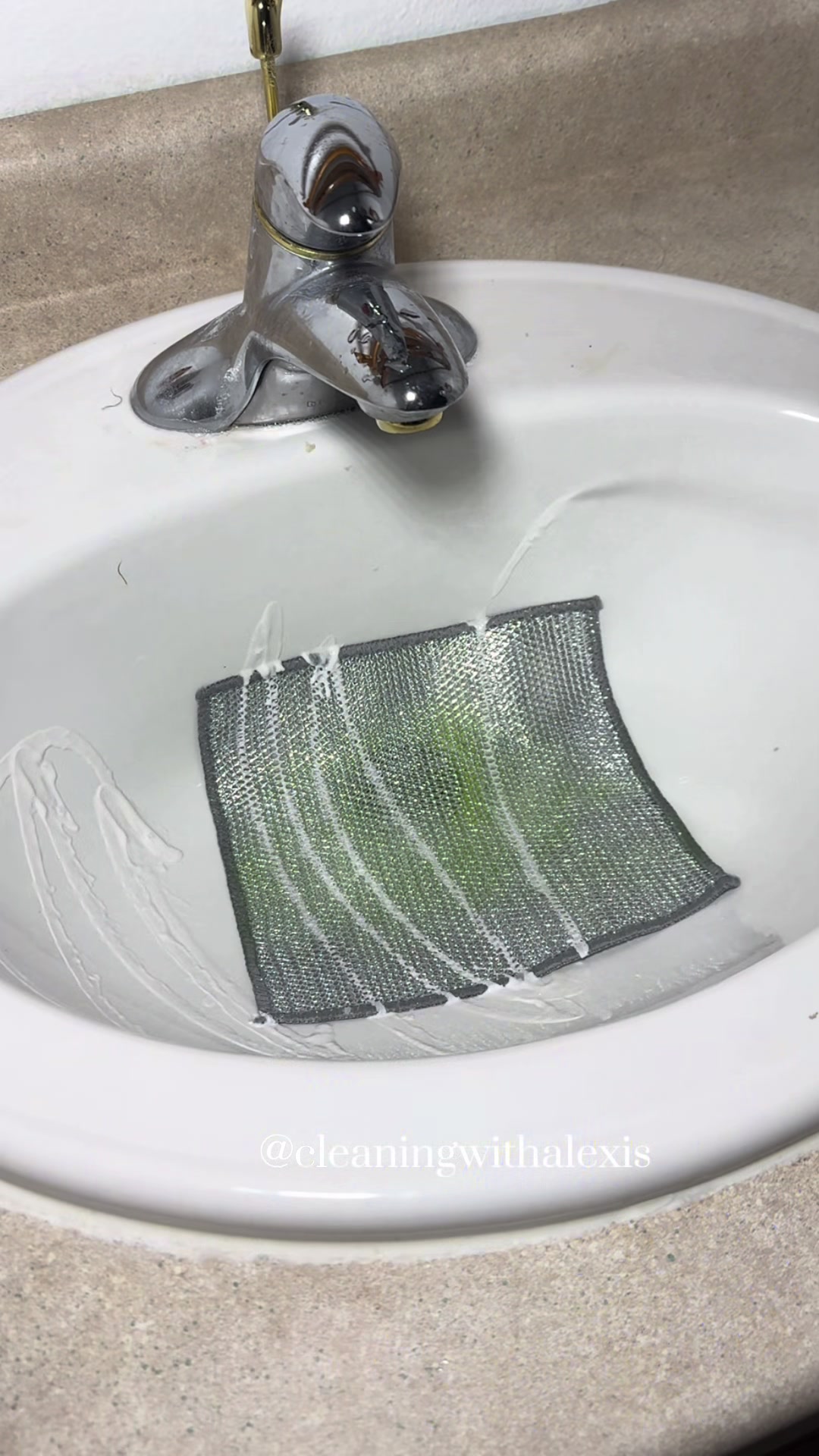 @AlexisCleanASMR