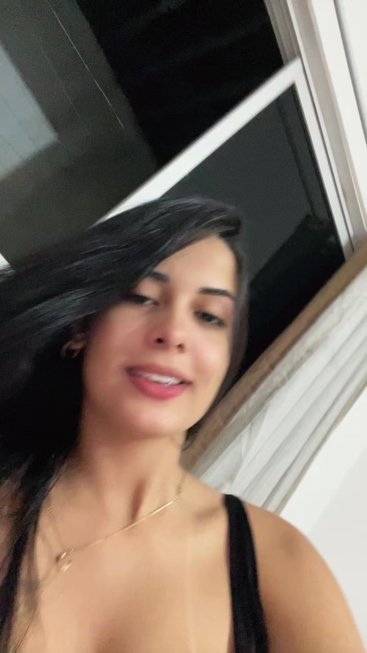 @Adriana alves