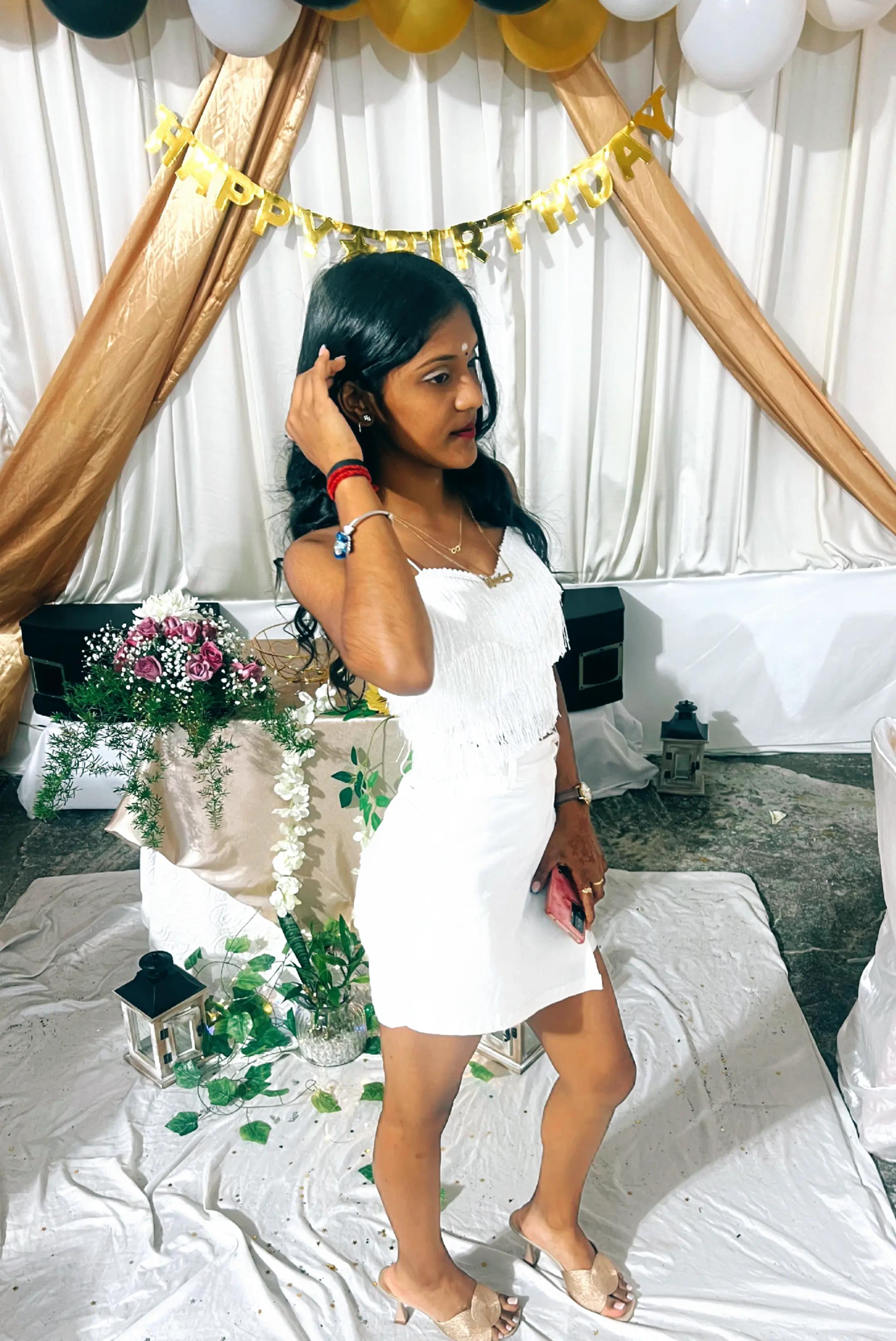 @Vanshika.𝓛 💋