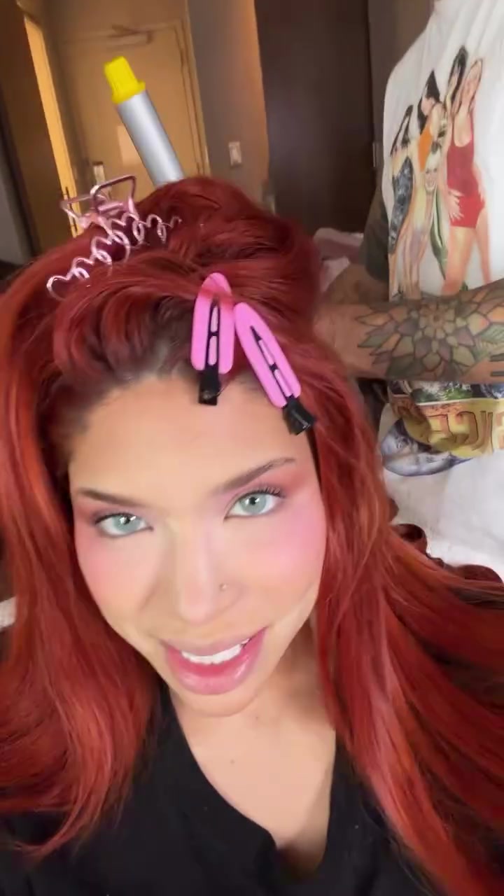 @👩🏻&zwj;🦰
