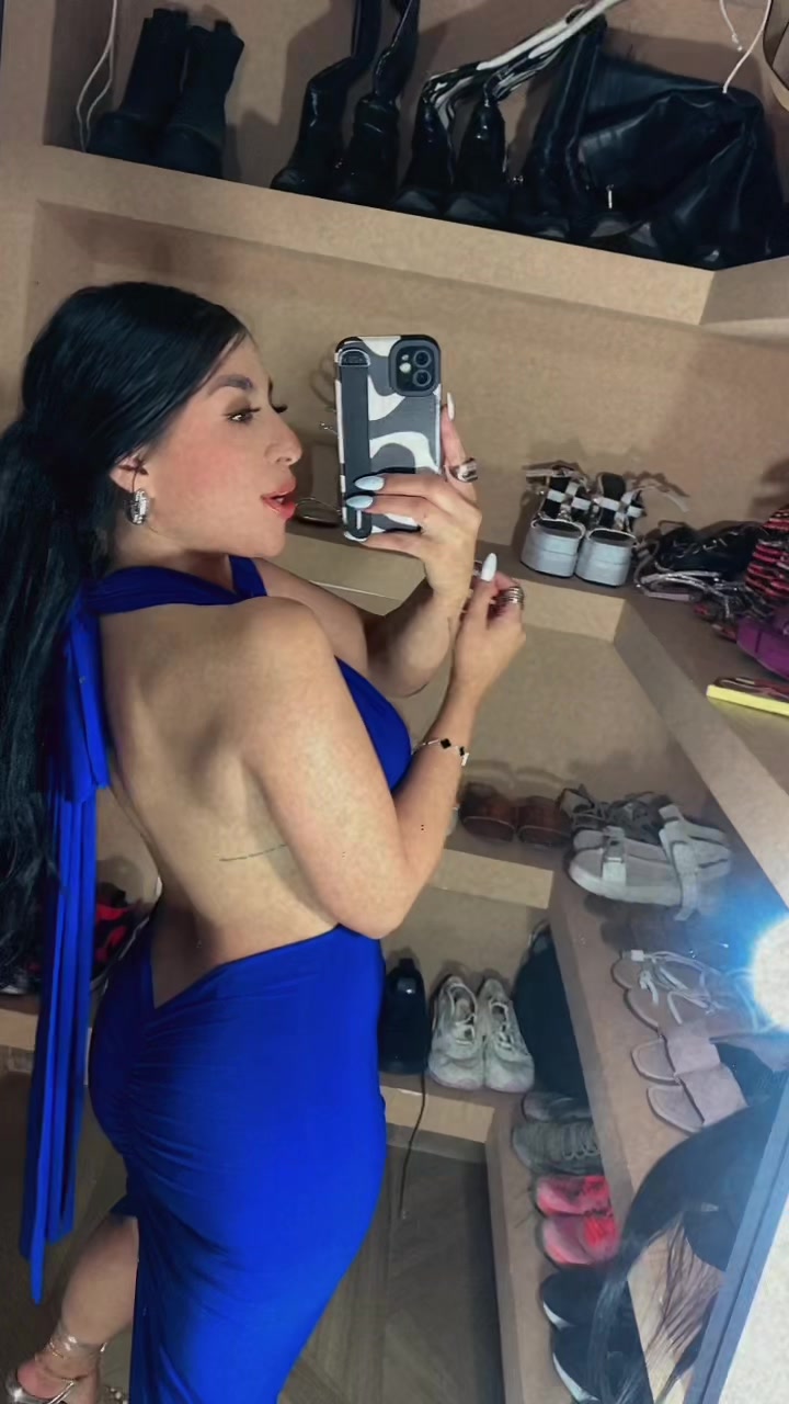 @👩🏻🎀