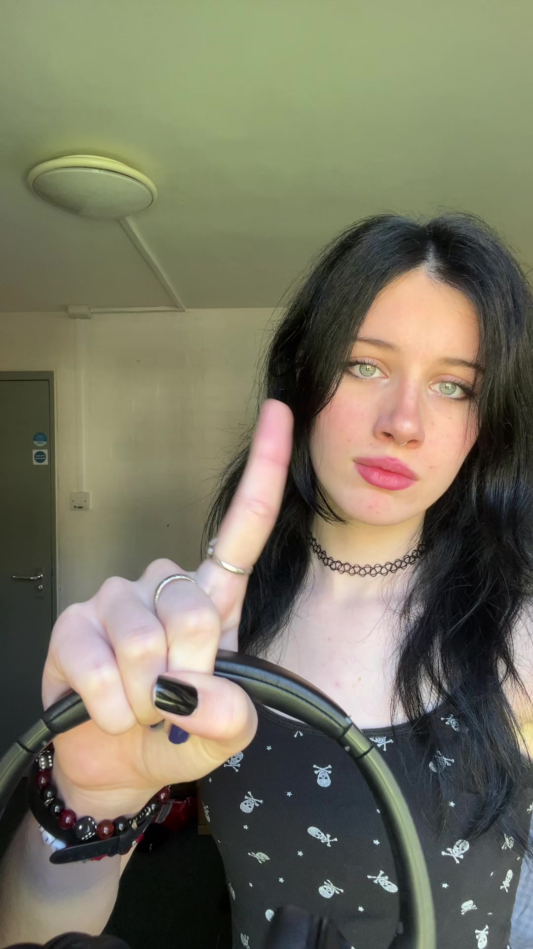 @Jennifer                    🕷