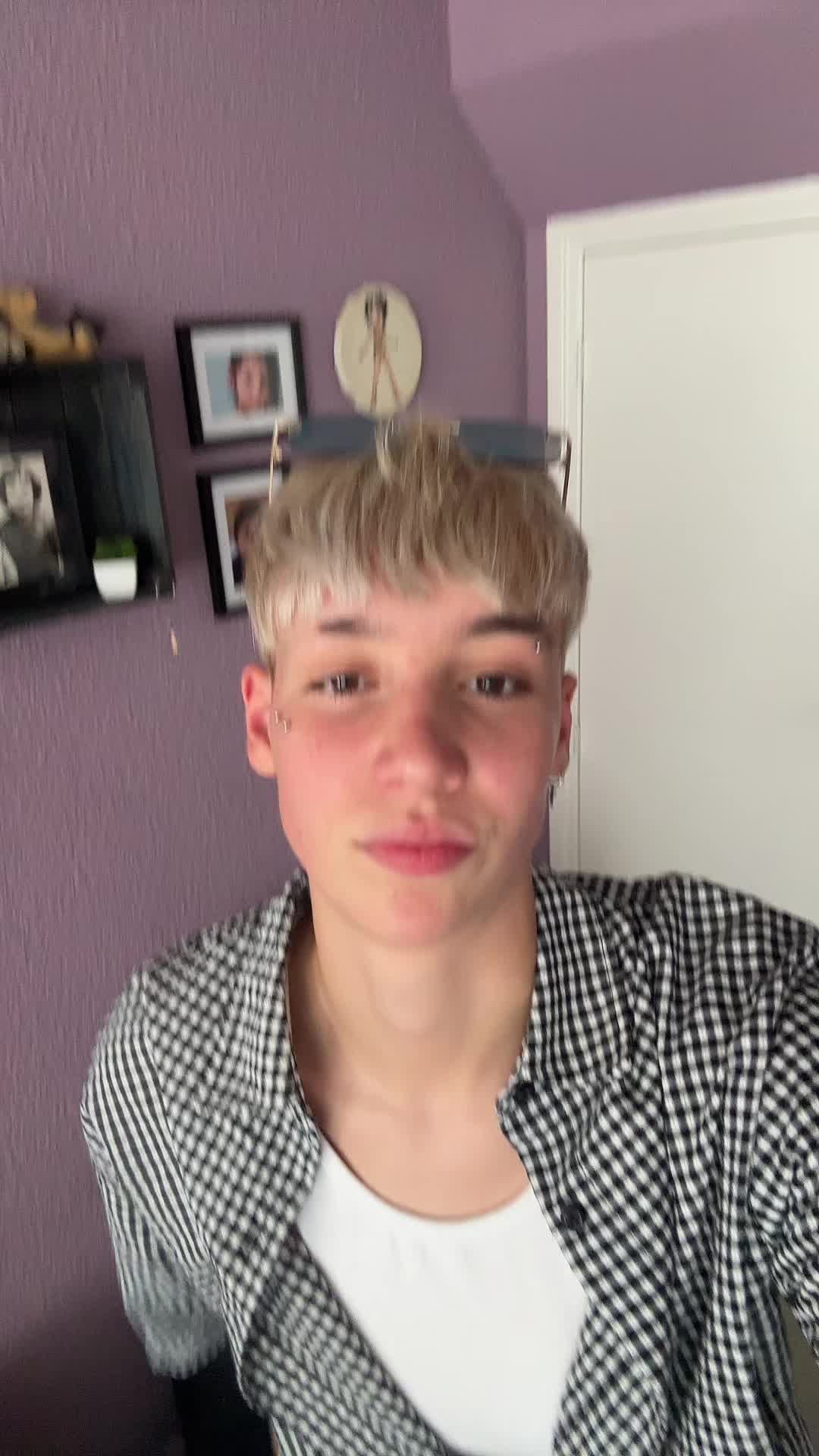 @tenyscha