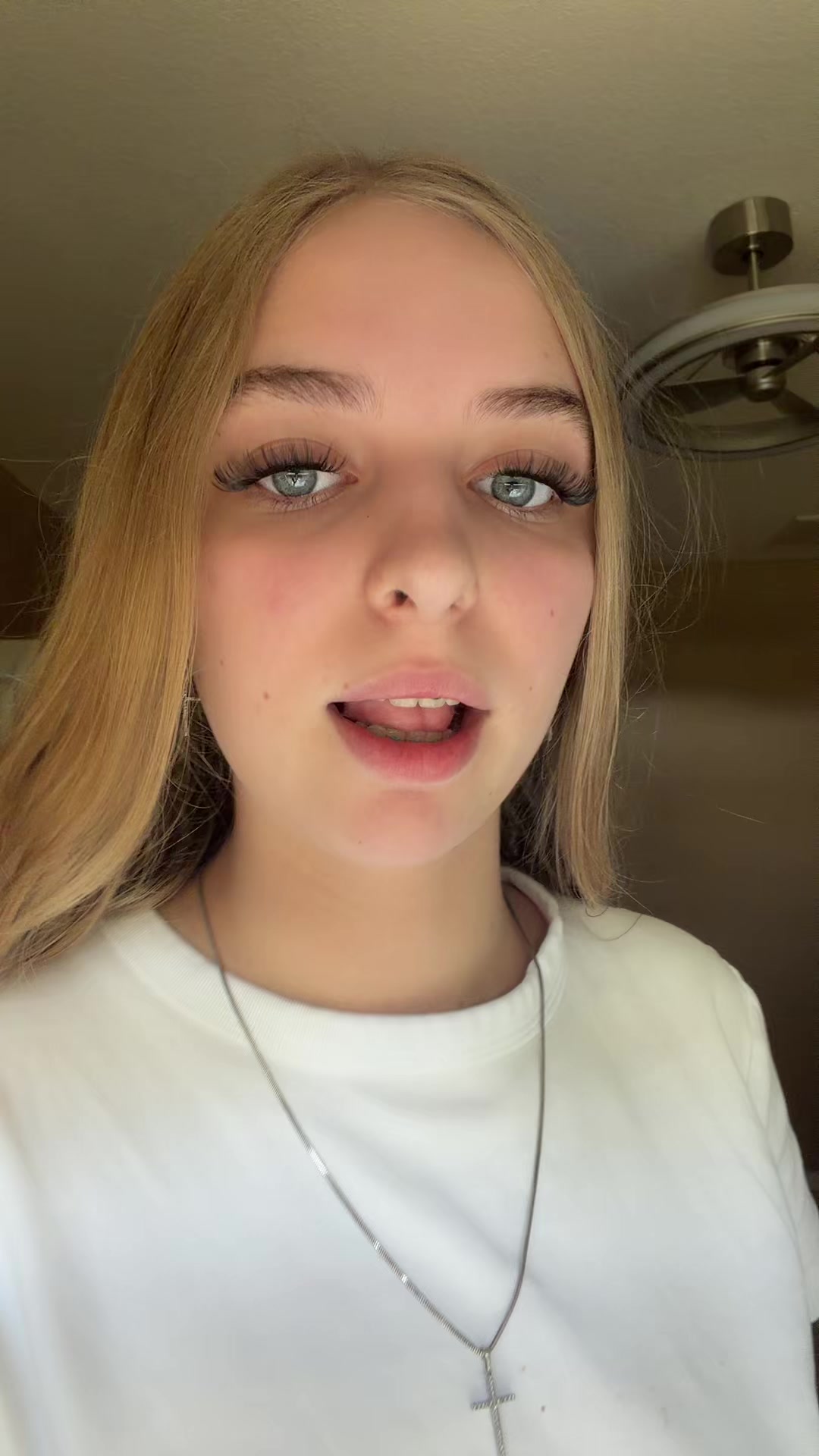 @evelinas_.