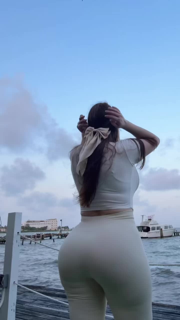 @Bella